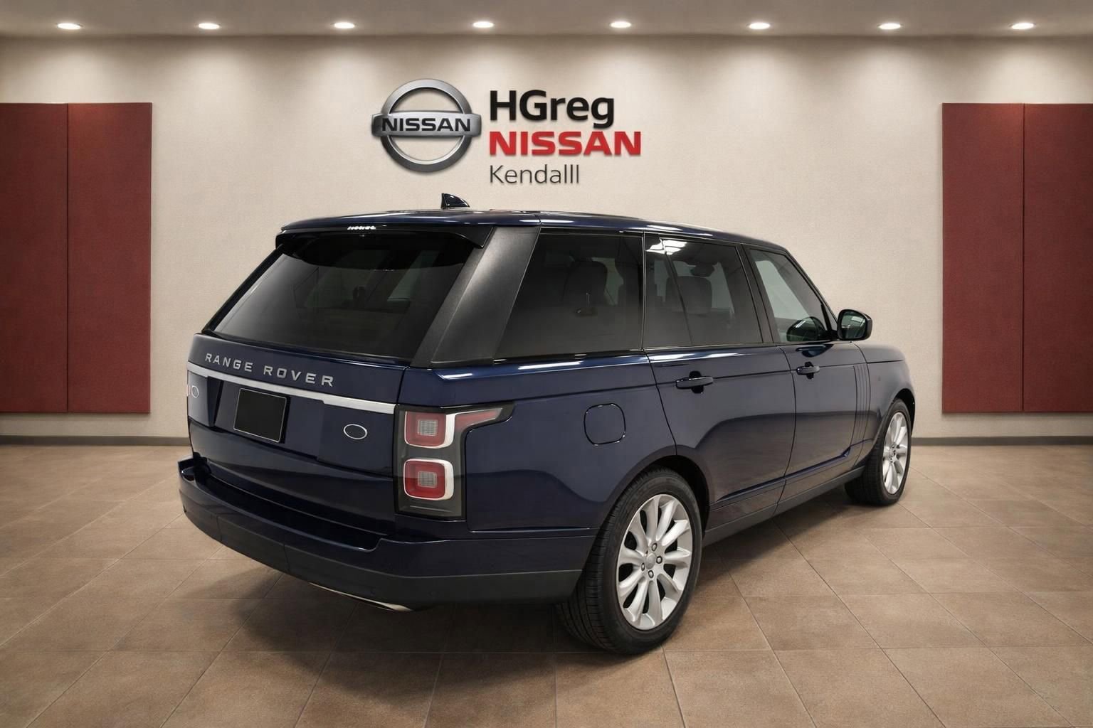 Used 2019 Land Rover Range Rover HSE image 3