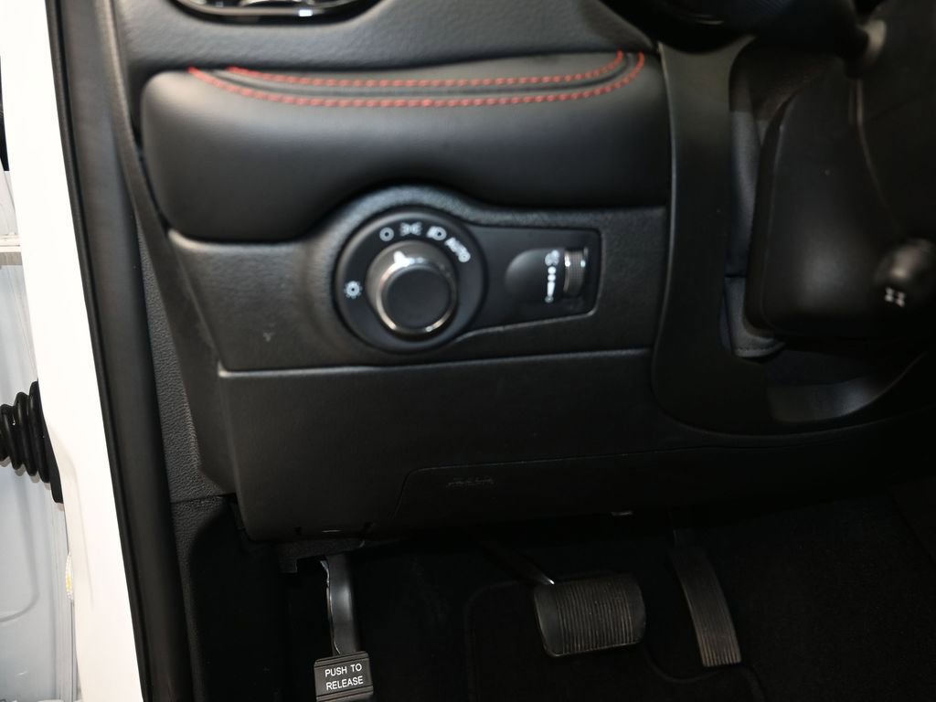 Certified 2024 Dodge Durango GT RWD image 12