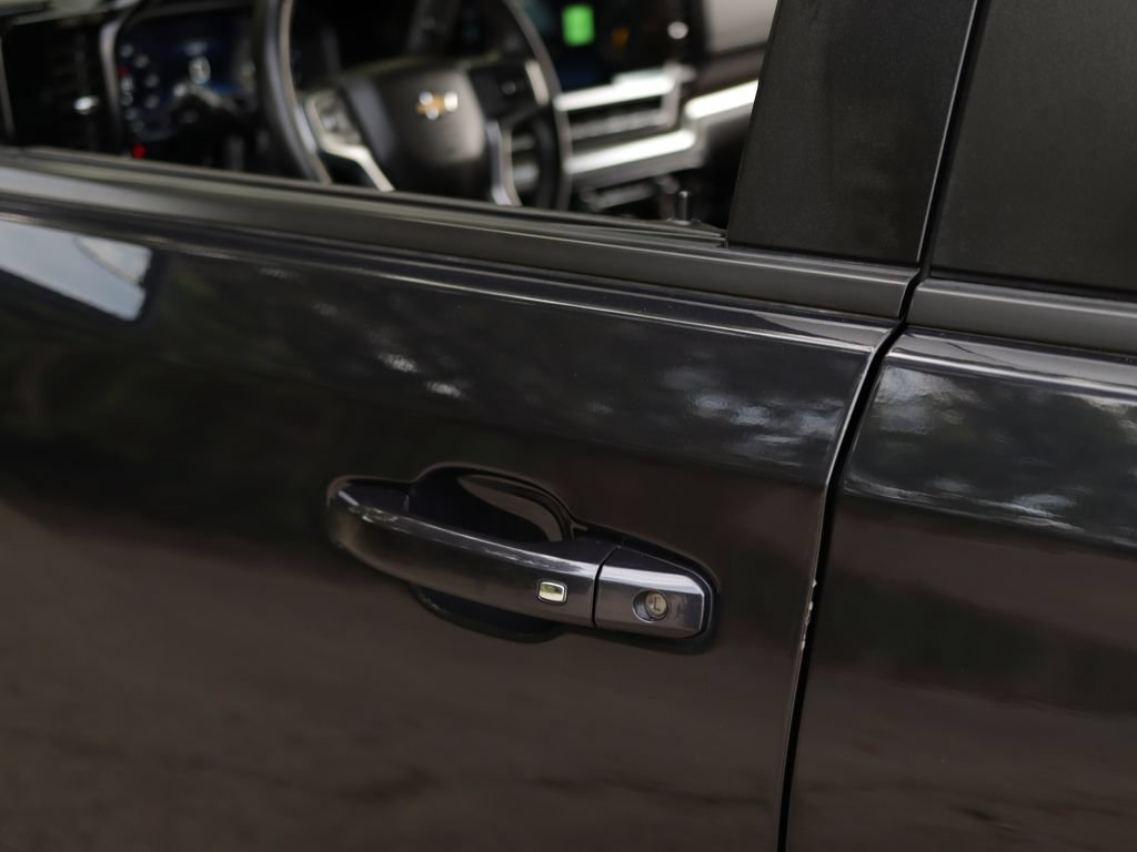Used 2023 Chevrolet Silverado 1500 LT AWD/4WD image 35