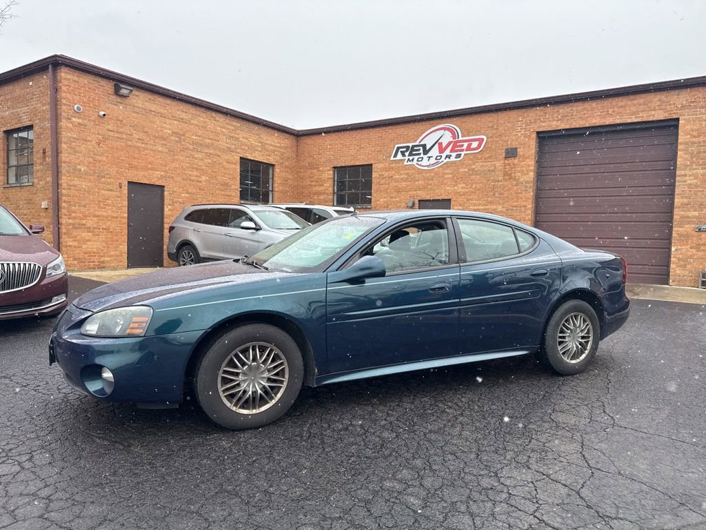 Used 2005 Pontiac Grand Prix GT w/ Leather Trim Package image 2