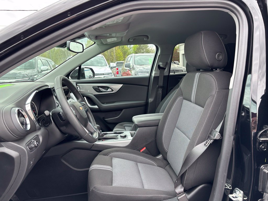 New 2026 Chevrolet Blazer LT w/ Convenience Package FWD image 9