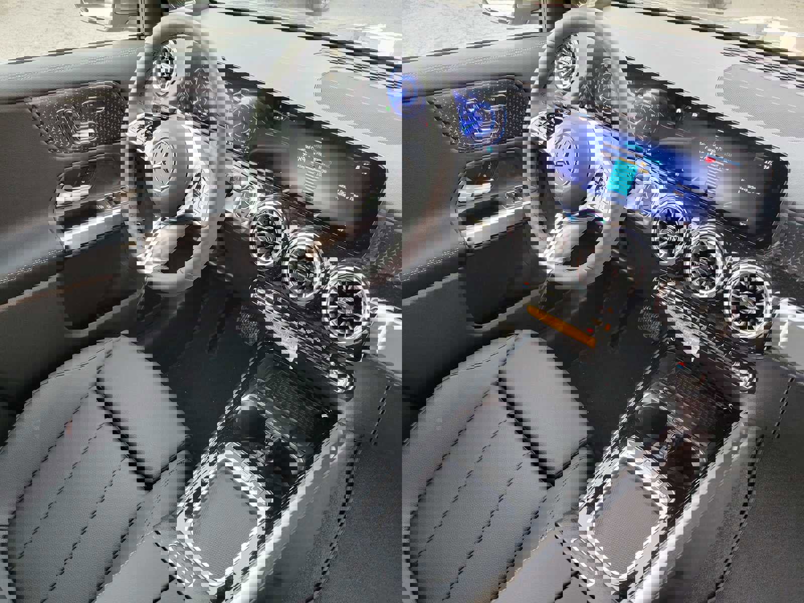 Used 2025 Mercedes-Benz EQB 350 4MATIC SUV image 12