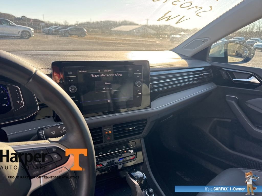 Used 2025 Volkswagen Jetta SEL image 16