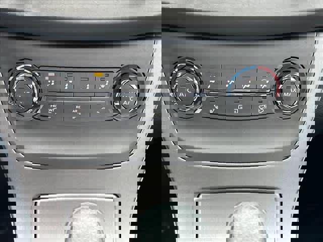 Used 2014 Nissan Sentra S image 21