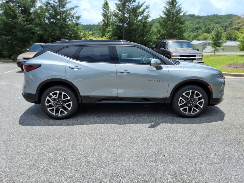 New 2026 Chevrolet Blazer RS w/ Driver Confidence II Package FWD image 4