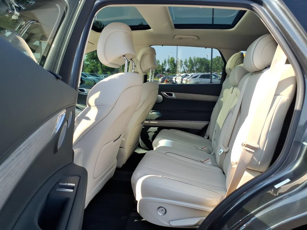 Used 2025 Genesis GV80 2.5T Prestige AWD/4WD image 11