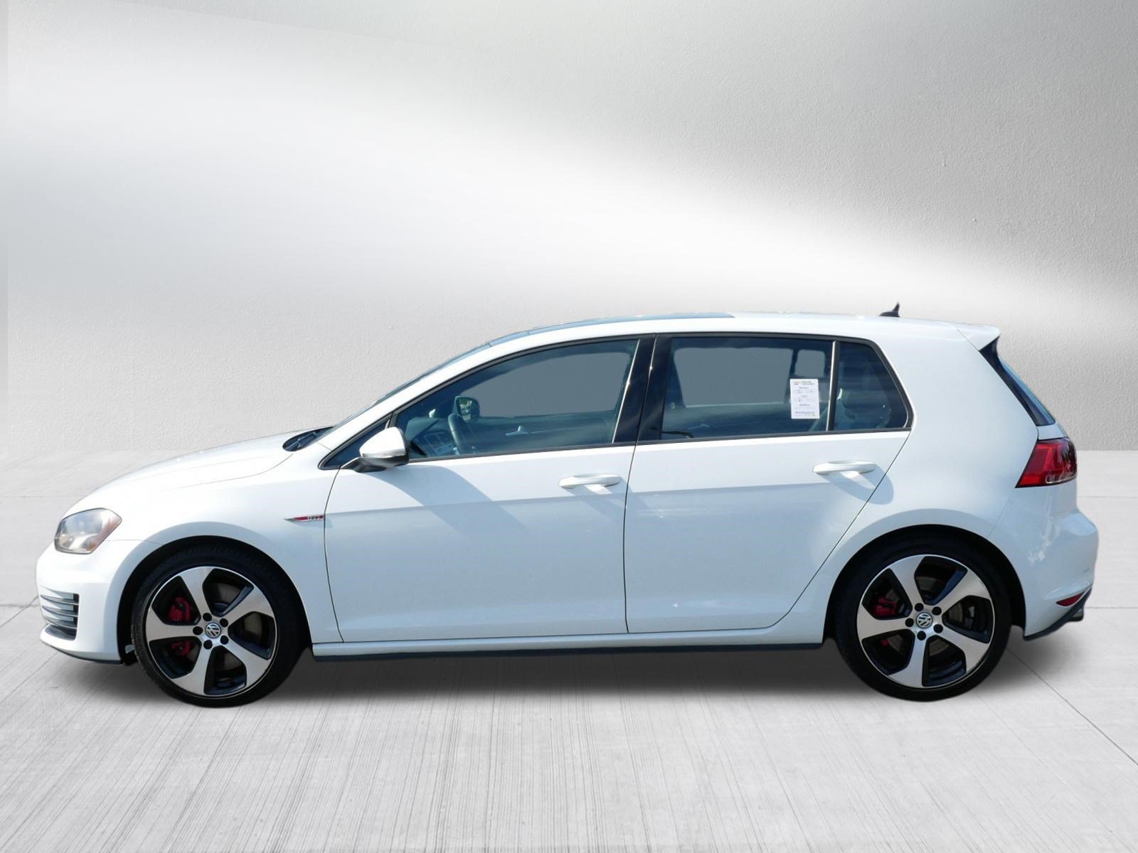 Used 2017 Volkswagen GTI SE FWD image 4