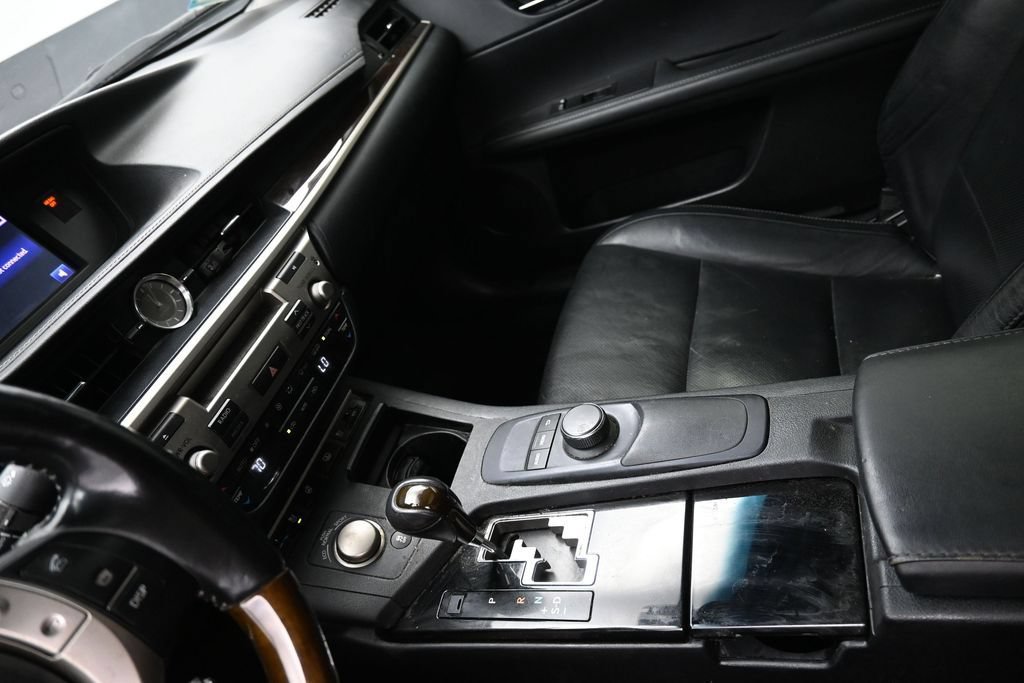 Used 2013 Lexus ES 350 w/ Luxury Pkg FWD image 18