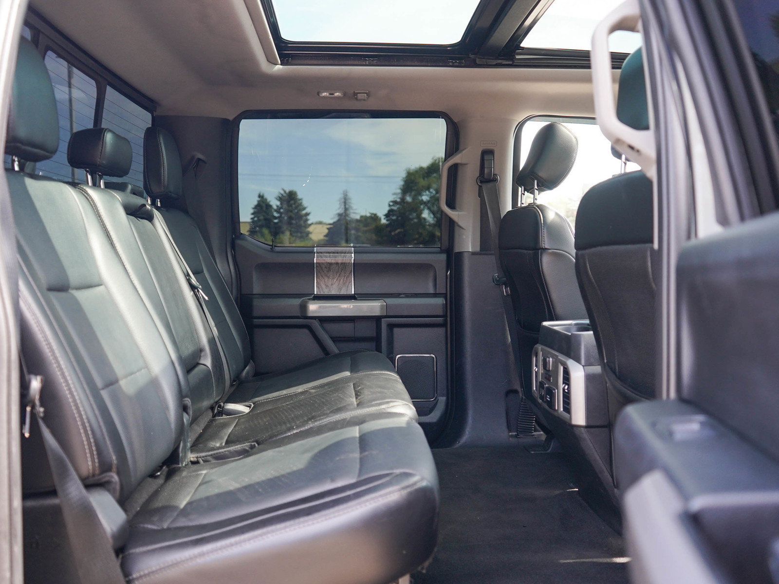 Used 2018 Ford F250 Lariat w/ Lariat Ultimate Package AWD/4WD image 13