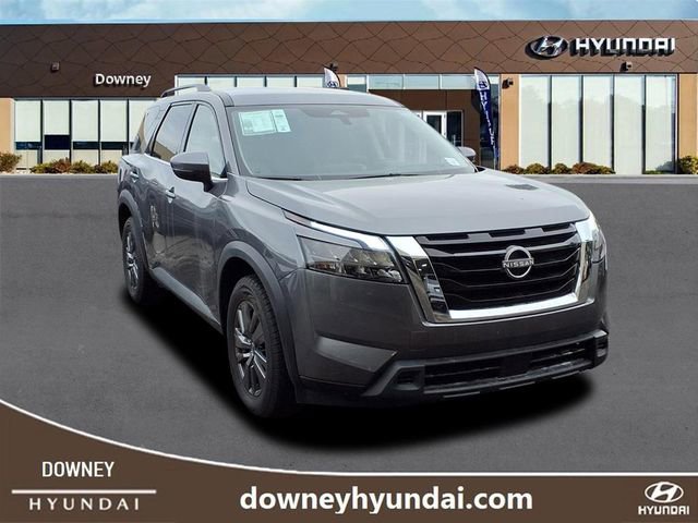 Used 2024 Nissan Pathfinder SV video 3