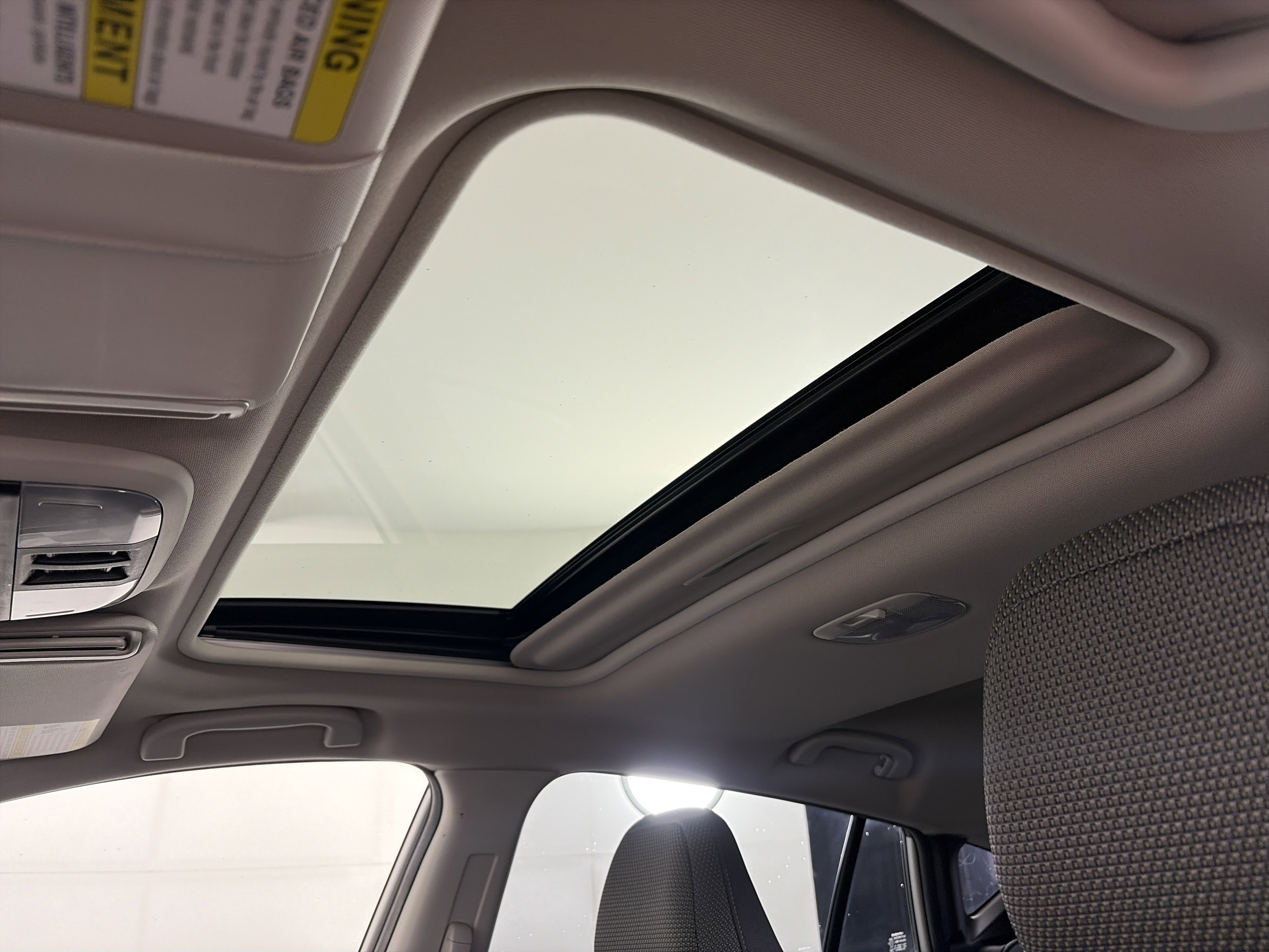 Used 2024 Subaru Crosstrek 2.0i Premium image 17