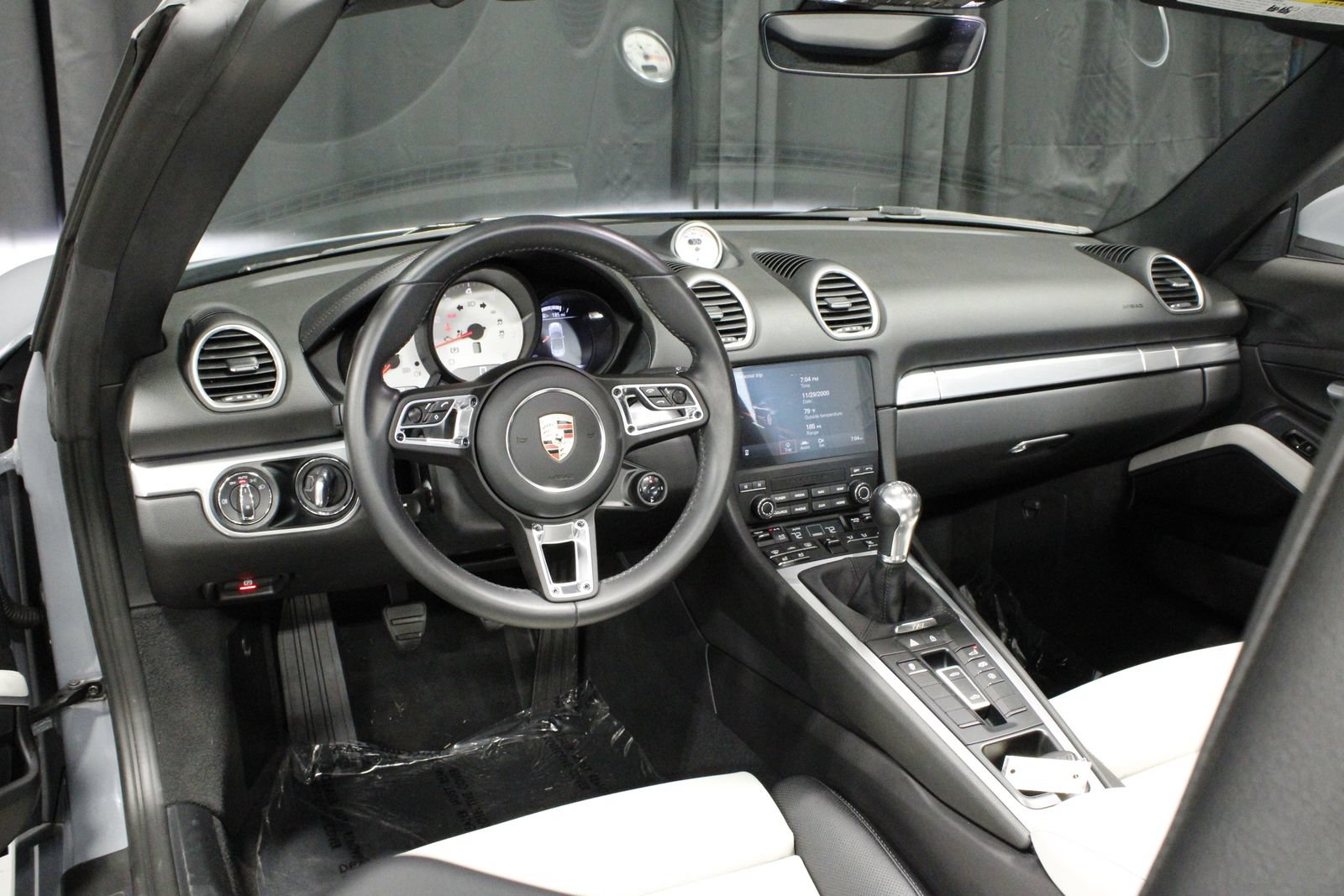 Certified 2024 Porsche 718 Boxster RWD image 4