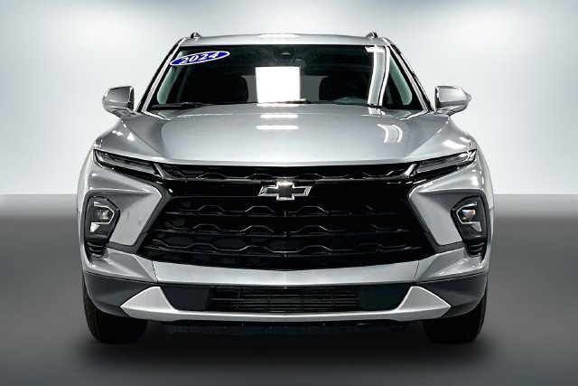 Used 2024 Chevrolet Blazer LT w/ Convenience Package FWD image 2