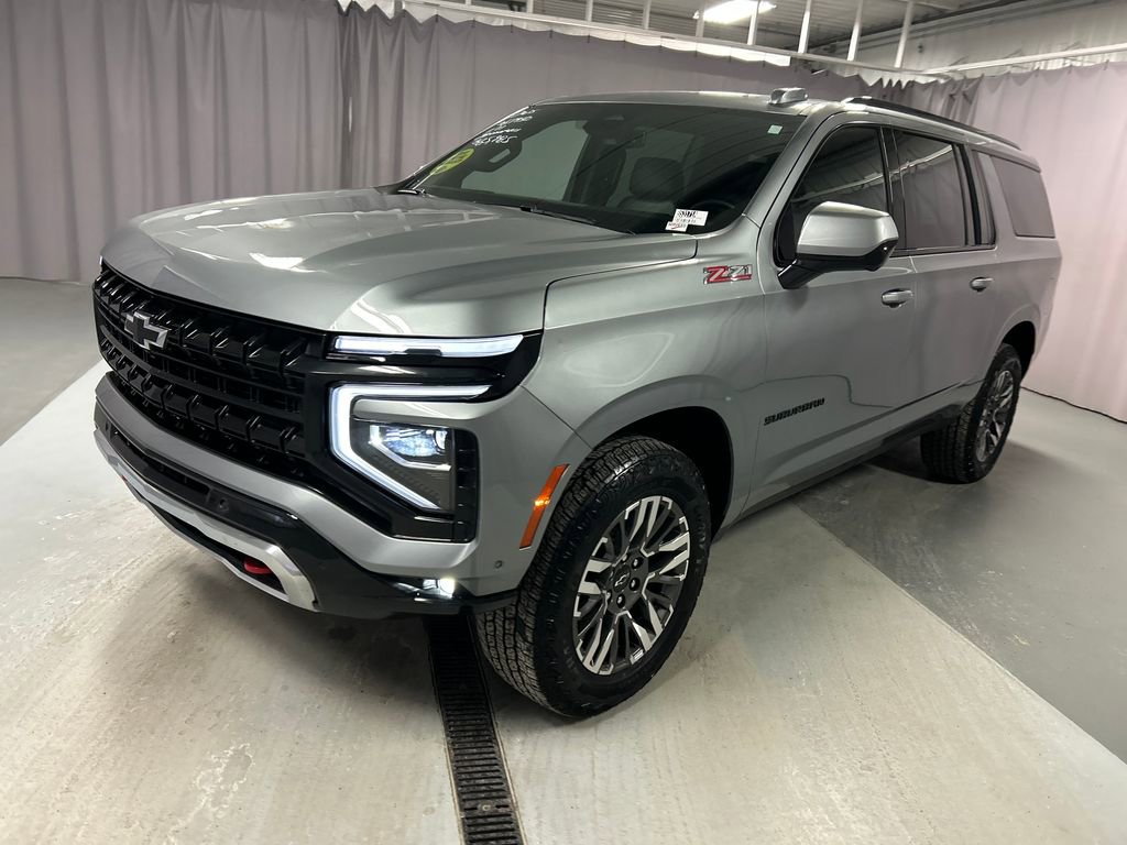 Used 2025 Chevrolet Suburban Z71 image 3