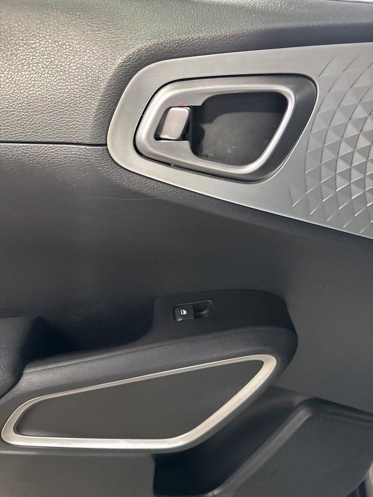 Used 2024 Kia Soul S image 23
