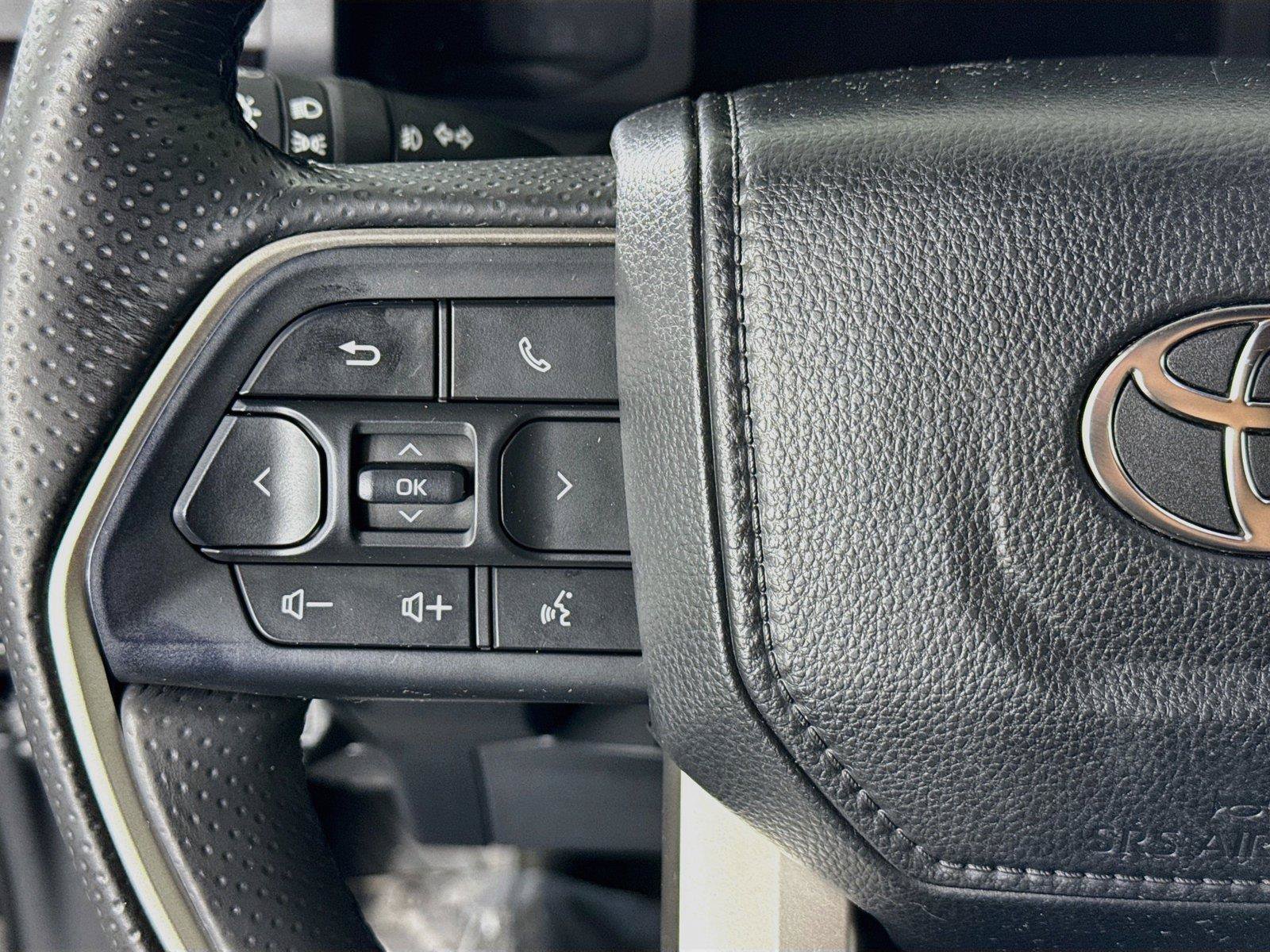 Certified 2025 Toyota 4Runner SR5 AWD/4WD image 16