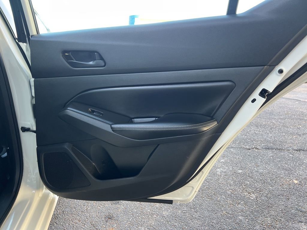 Used 2024 Nissan Altima 2.5 SV image 13