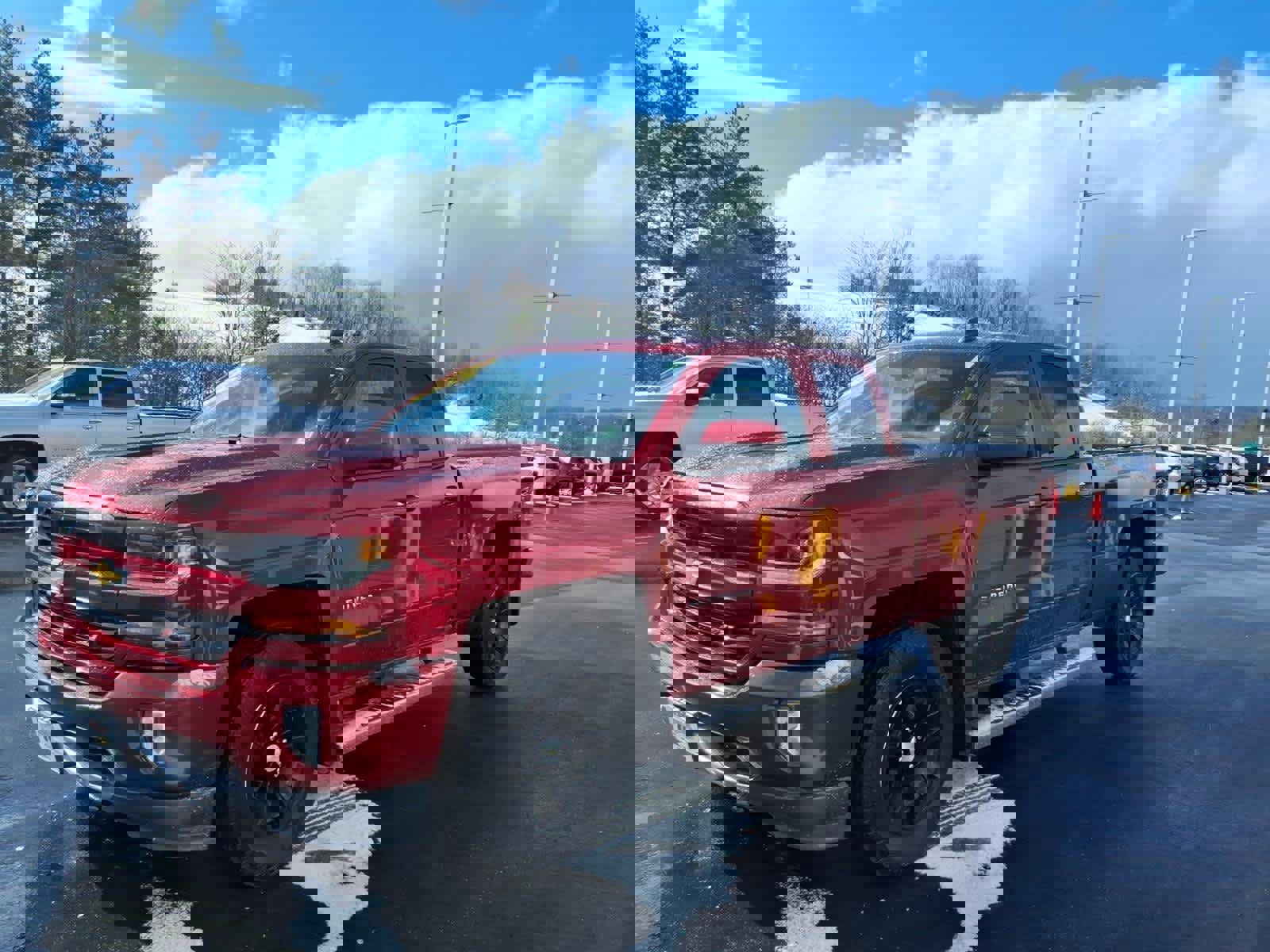 Used 2018 Chevrolet Silverado 1500 LT w/ LPO, Street Package image 4