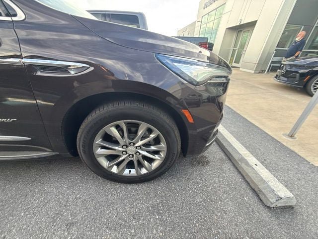 Used 2022 Buick Enclave Avenir w/ Avenir Technology Package AWD/4WD image 29