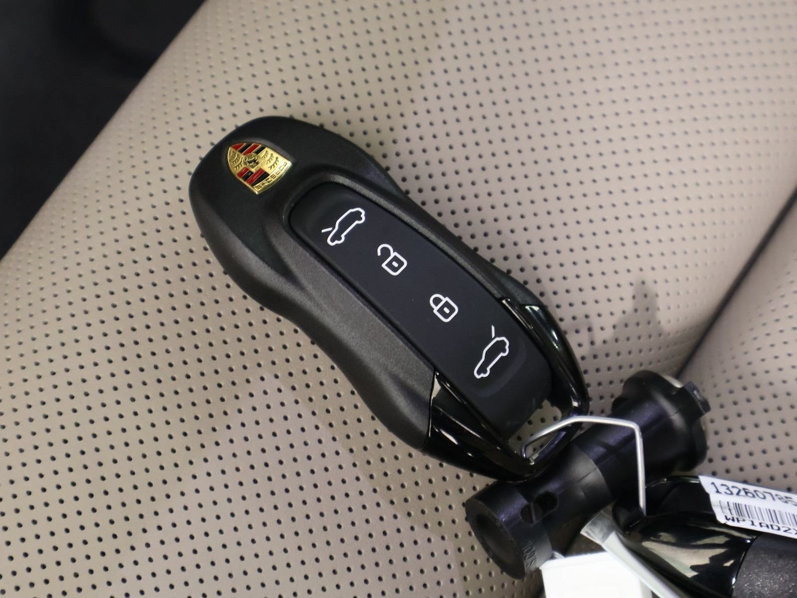 New 2026 Porsche Macan Electric RWD image 23