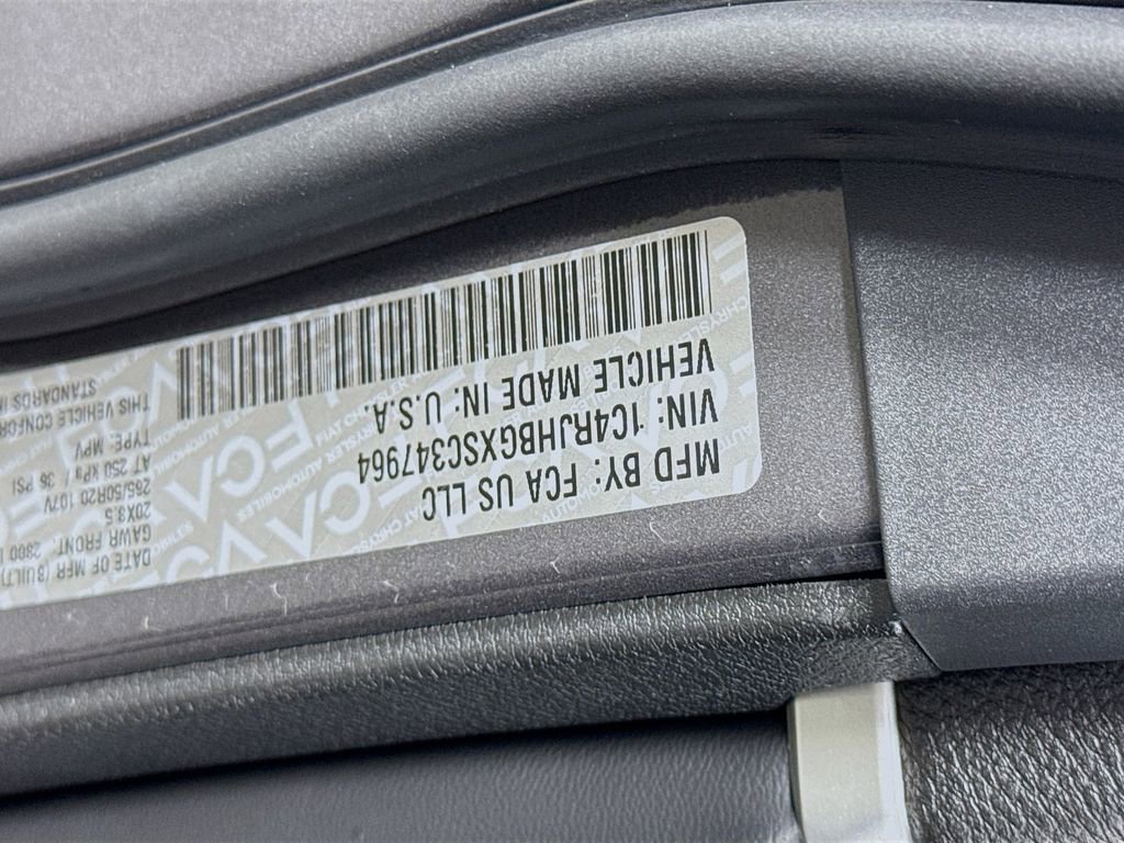 New 2025 Jeep Grand Cherokee Limited w/ Black Appearance Package image 22