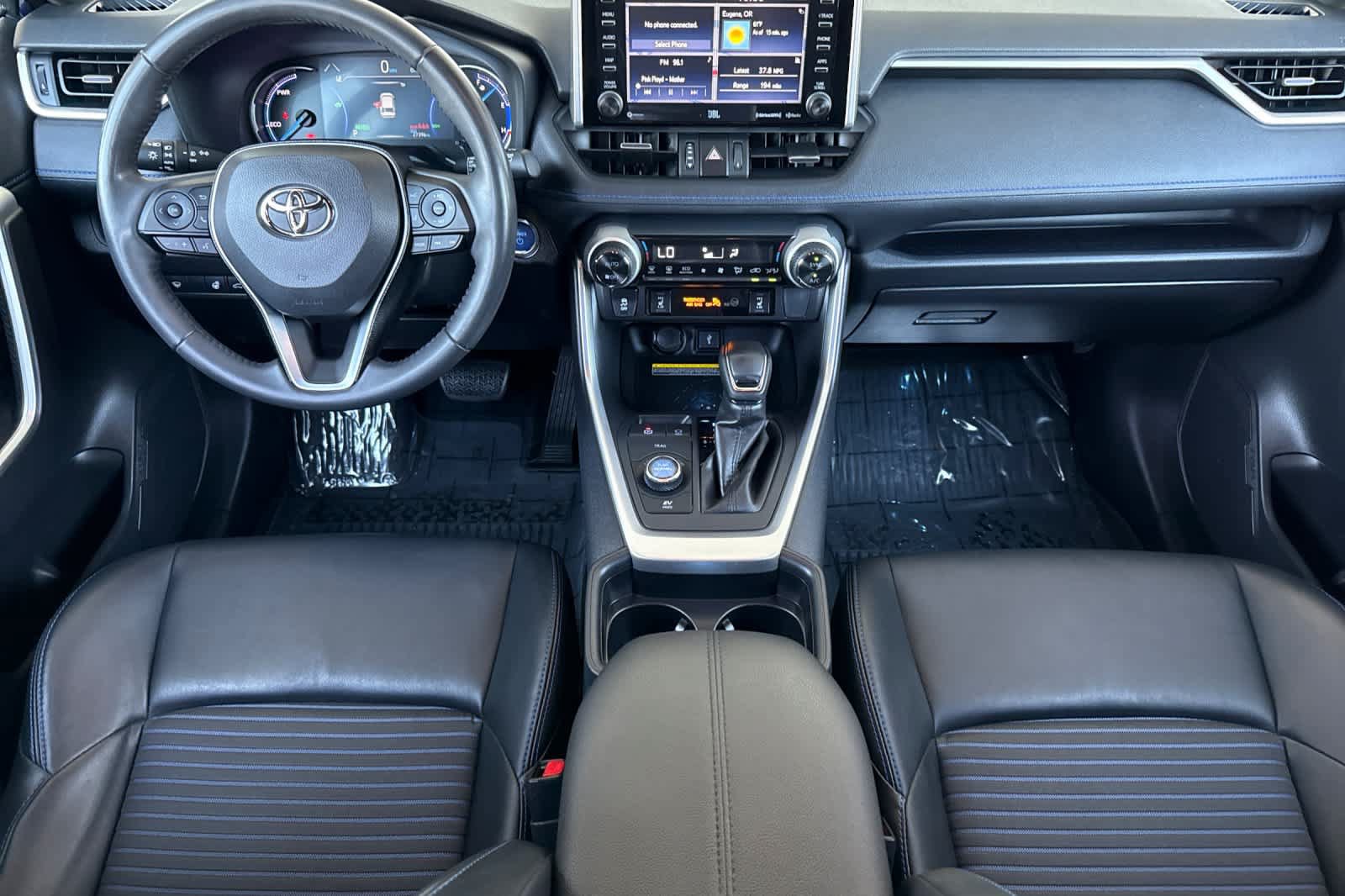 Used 2020 Toyota RAV4 XSE AWD/4WD image 3