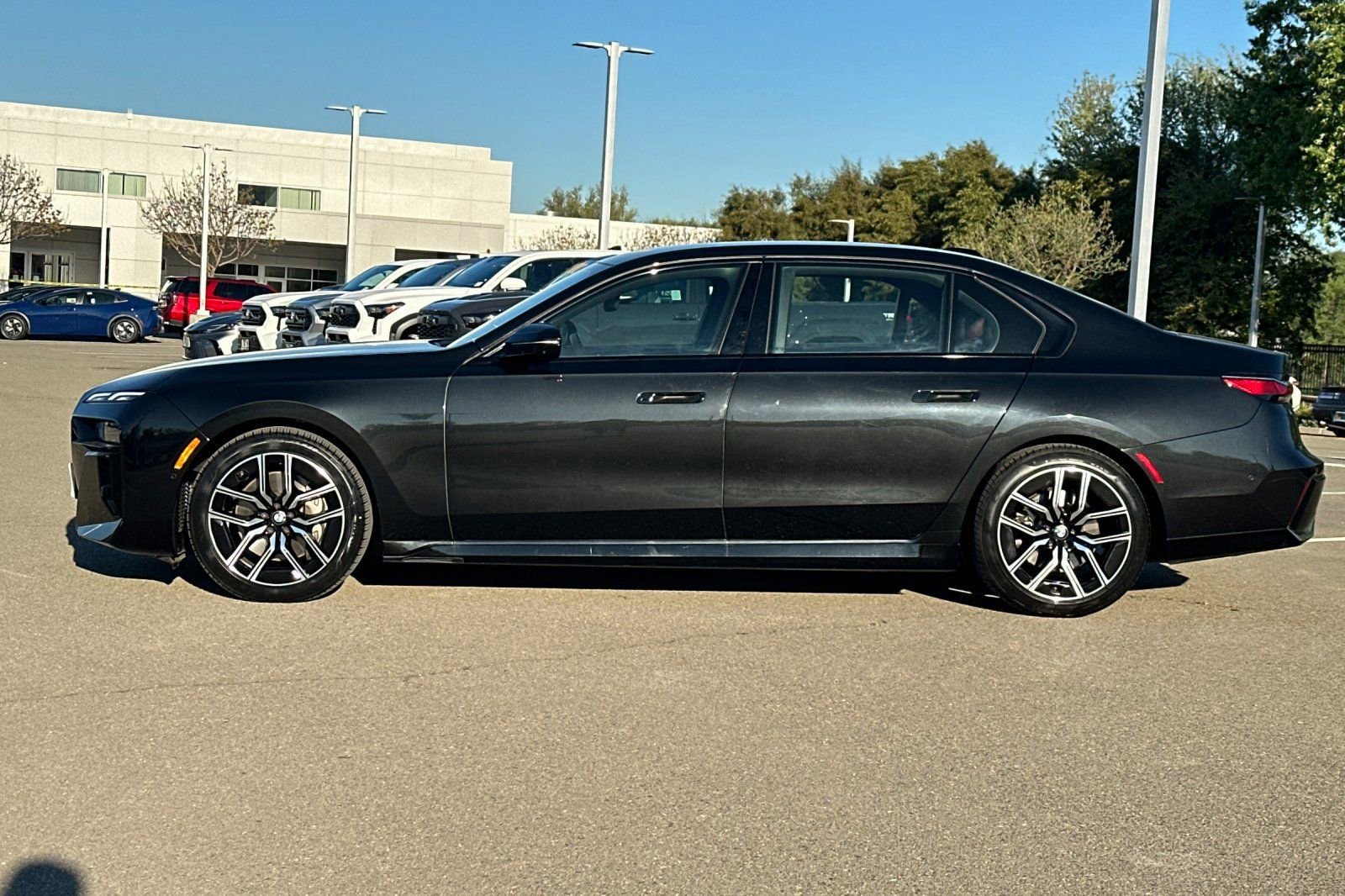 Used 2025 BMW 740i RWD image 7