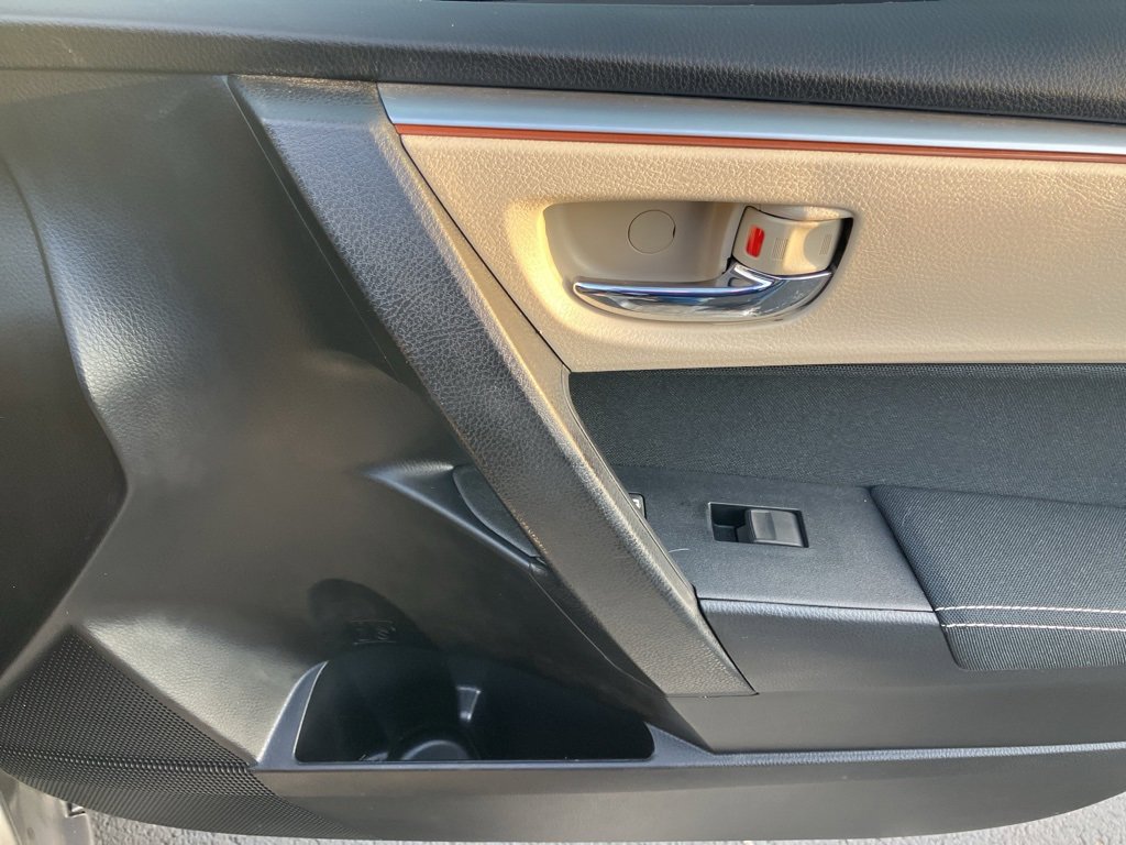 Used 2015 Toyota Corolla L image 39