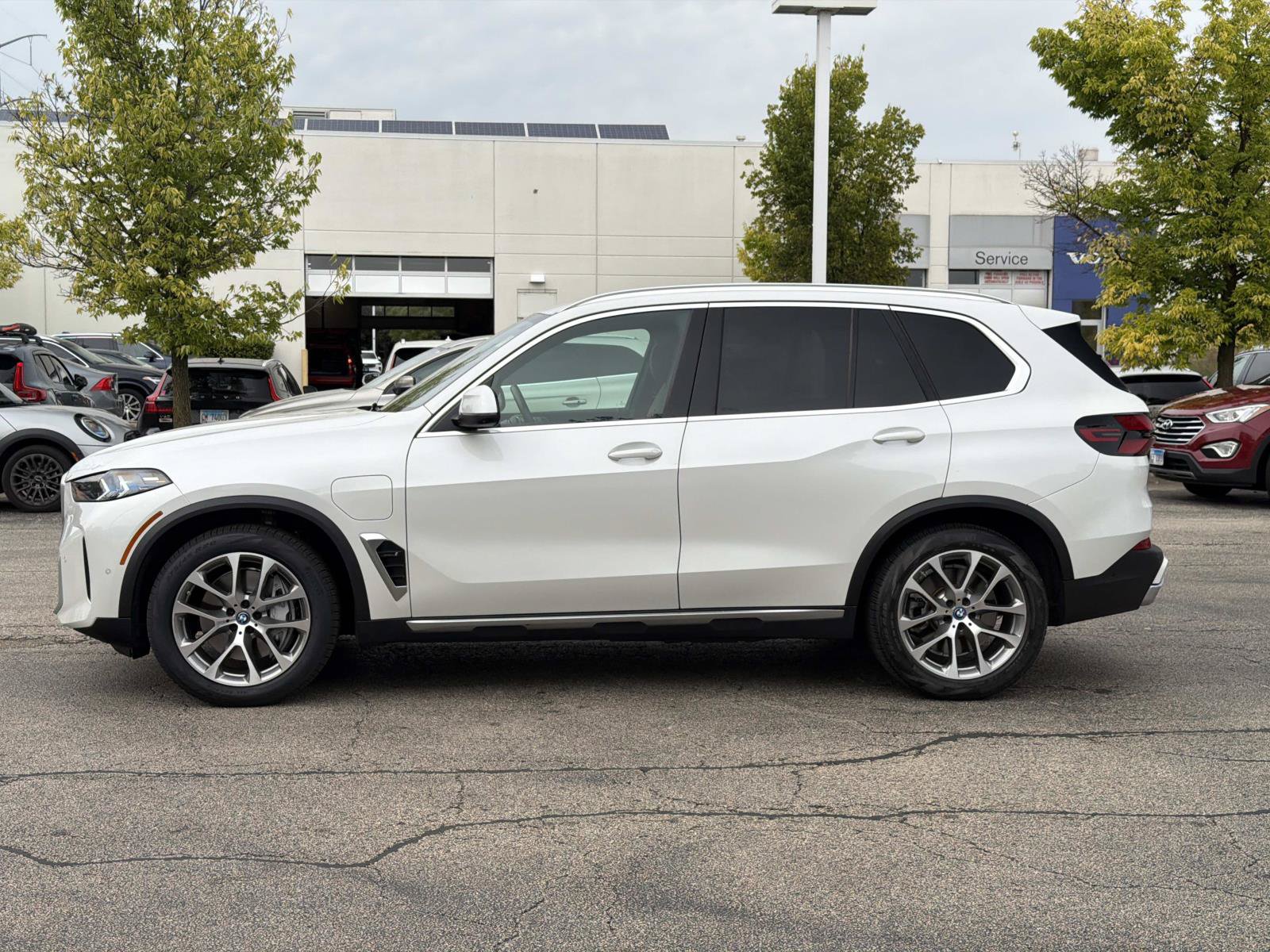 Certified 2024 BMW X5 xDrive50e w/ Premium Package AWD/4WD image 16