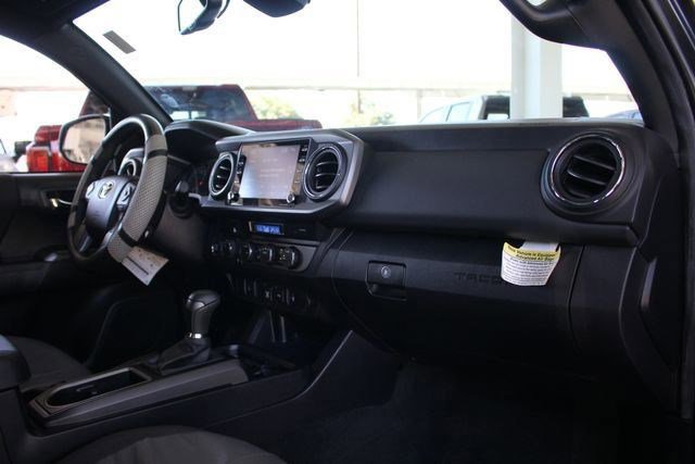 Used 2022 Toyota Tacoma 4x4 Double Cab image 24