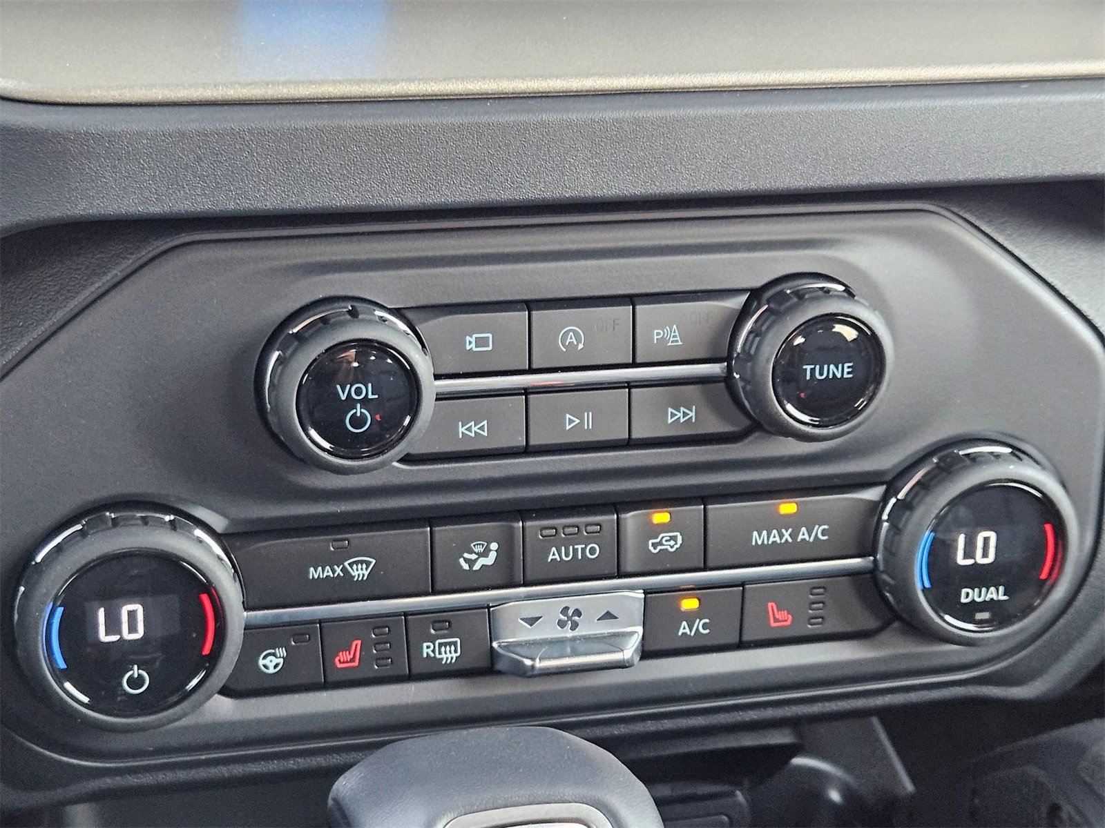 New 2025 Ford Bronco Outer Banks w/ Sasquatch Package image 22