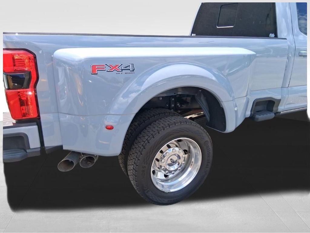 Used 2026 Ford F450 Platinum w/ FX4 Off-Road Package AWD/4WD image 7