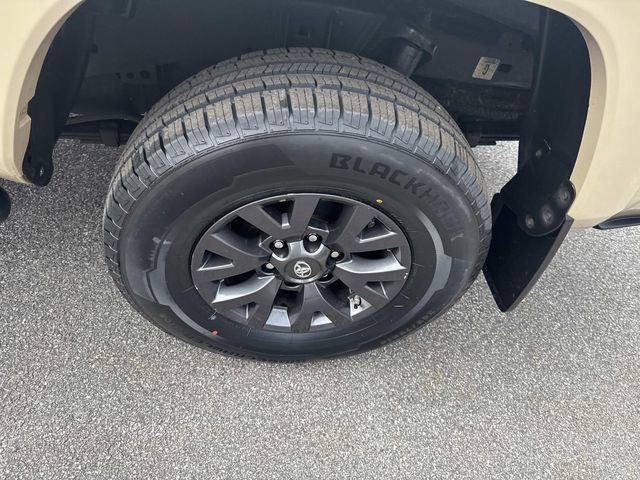 Used 2020 Toyota Tacoma SR5 image 15