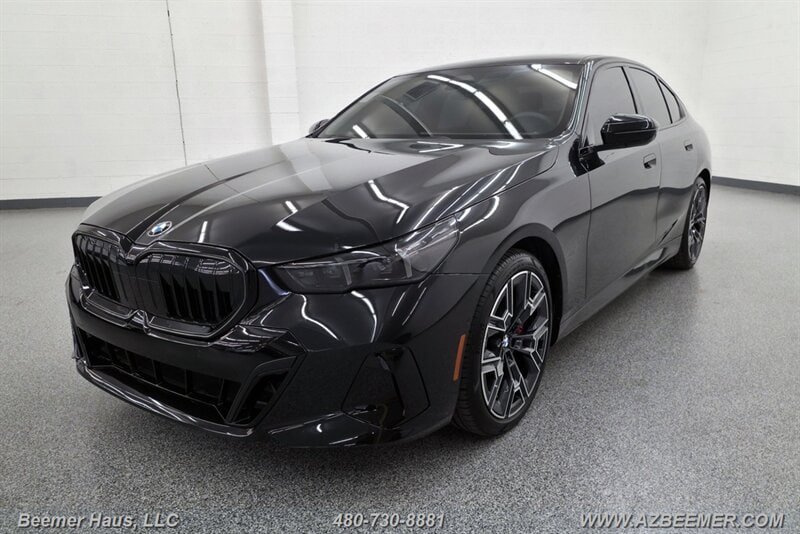 Used 2026 BMW 530i w/ M Sport Package RWD image 2