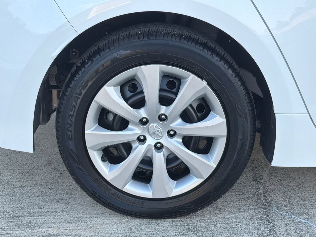 Used 2025 Toyota Corolla LE FWD image 7