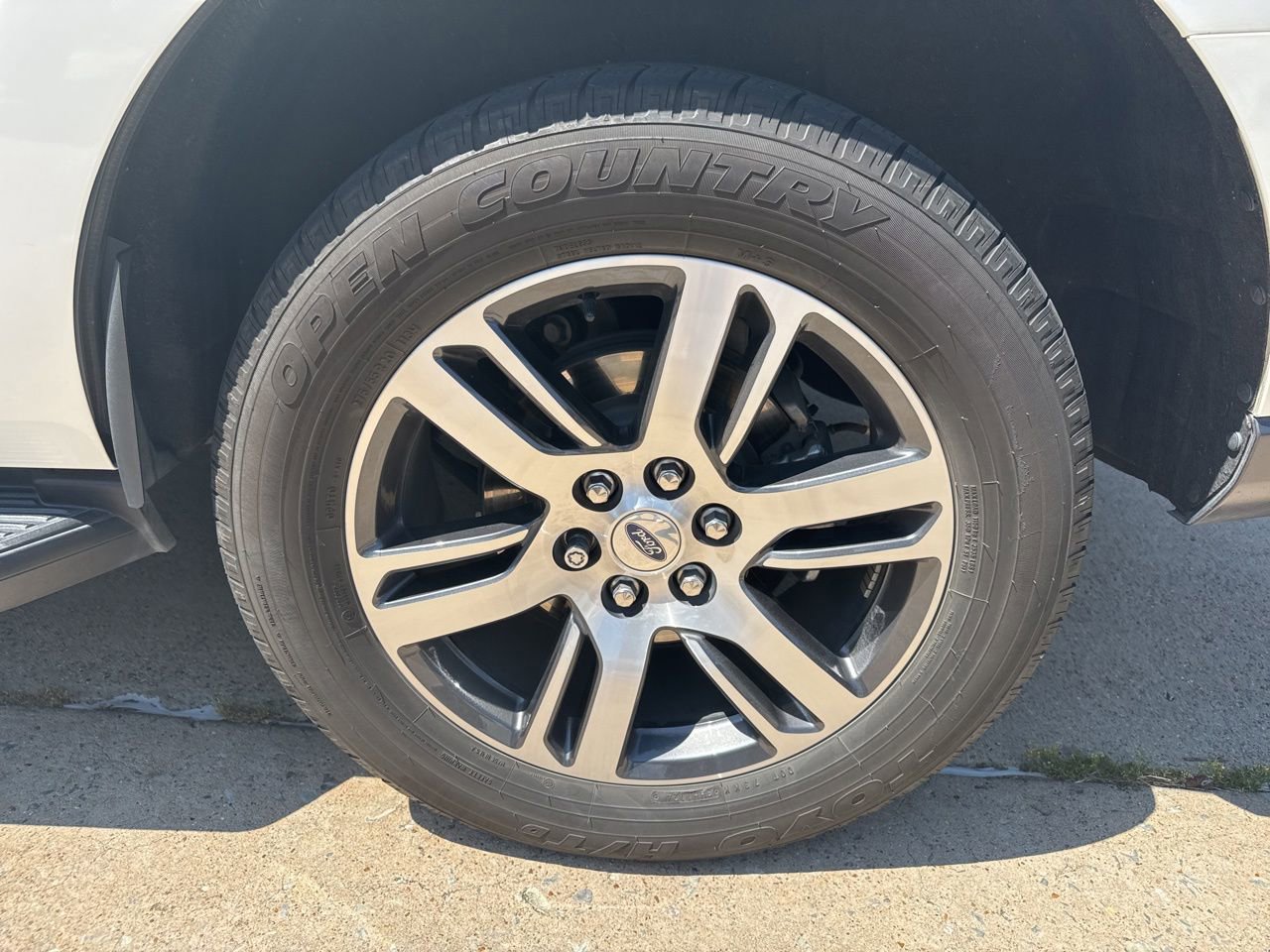 Used 2024 Ford Expedition XLT RWD image 8