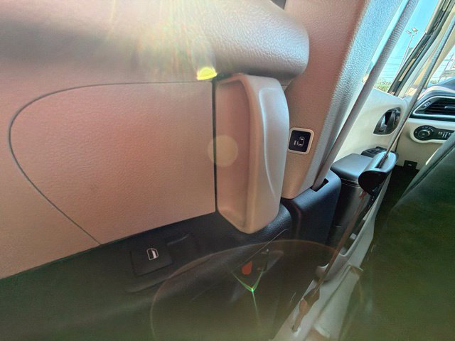 Used 2024 Chrysler Pacifica Touring-L FWD image 28
