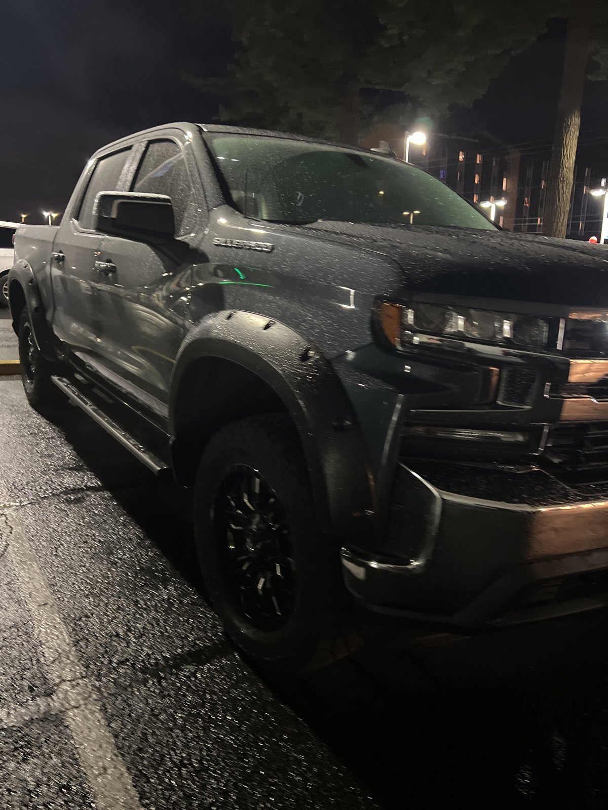 Used 2020 Chevrolet Silverado 1500 LT image 3