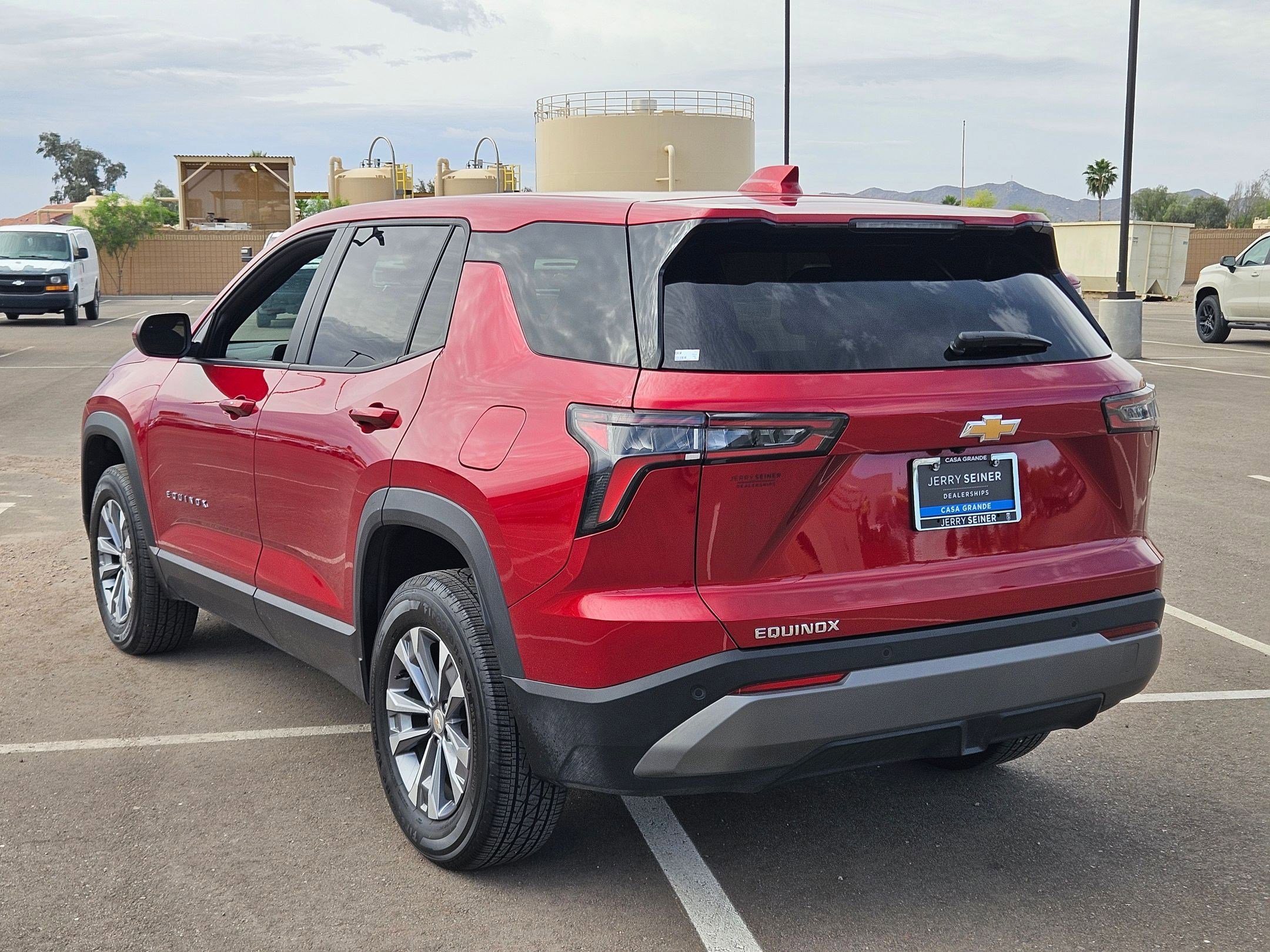 Used 2026 Chevrolet Equinox LT image 3