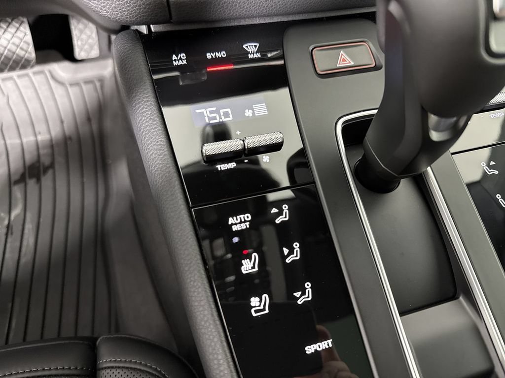 New 2026 Porsche Macan AWD/4WD image 31