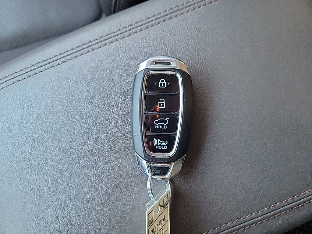 Used 2020 Hyundai Santa Fe Limited image 27