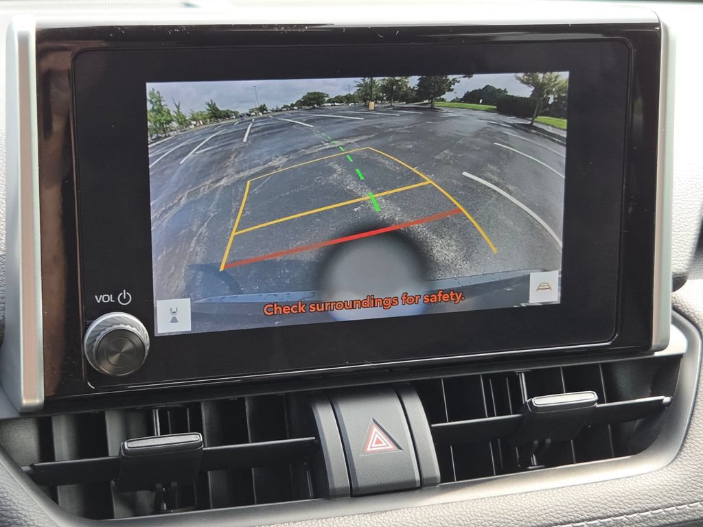 Used 2023 Toyota RAV4 XLE AWD/4WD image 11
