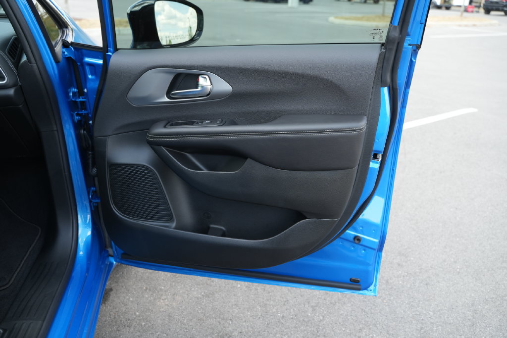 New 2027 Chrysler Pacifica Limited FWD image 19