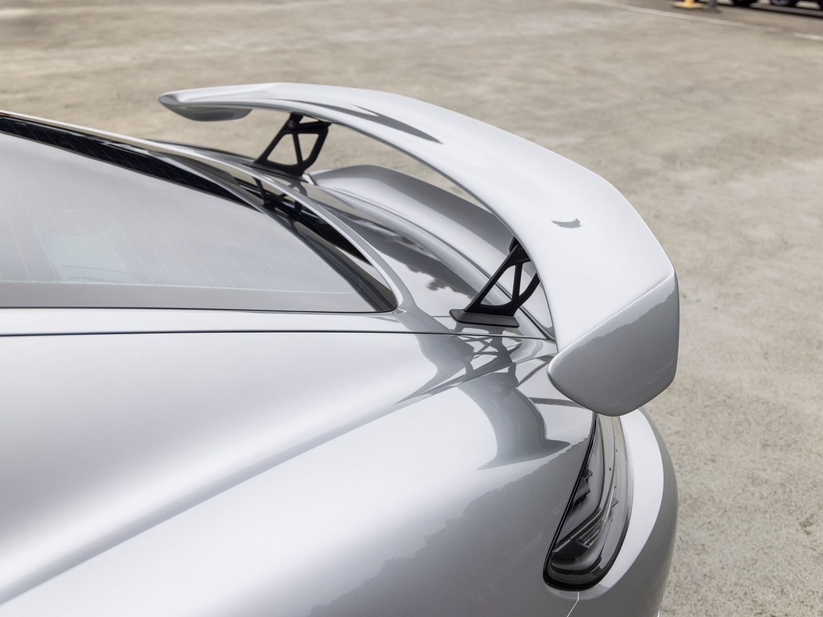 Certified 2020 Porsche 718 Cayman GT4 RWD image 27