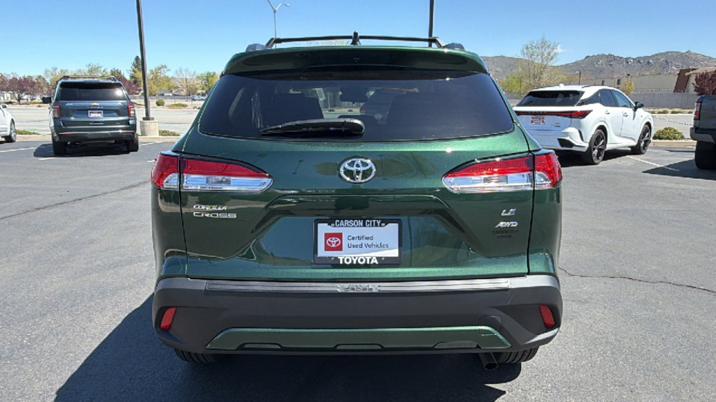 Certified 2025 Toyota Corolla Cross LE AWD/4WD image 4