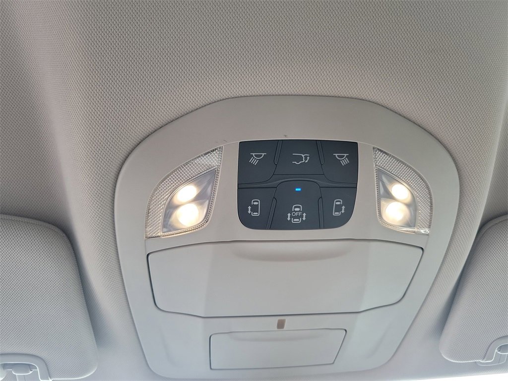 Used 2024 Chrysler Pacifica Touring-L image 14