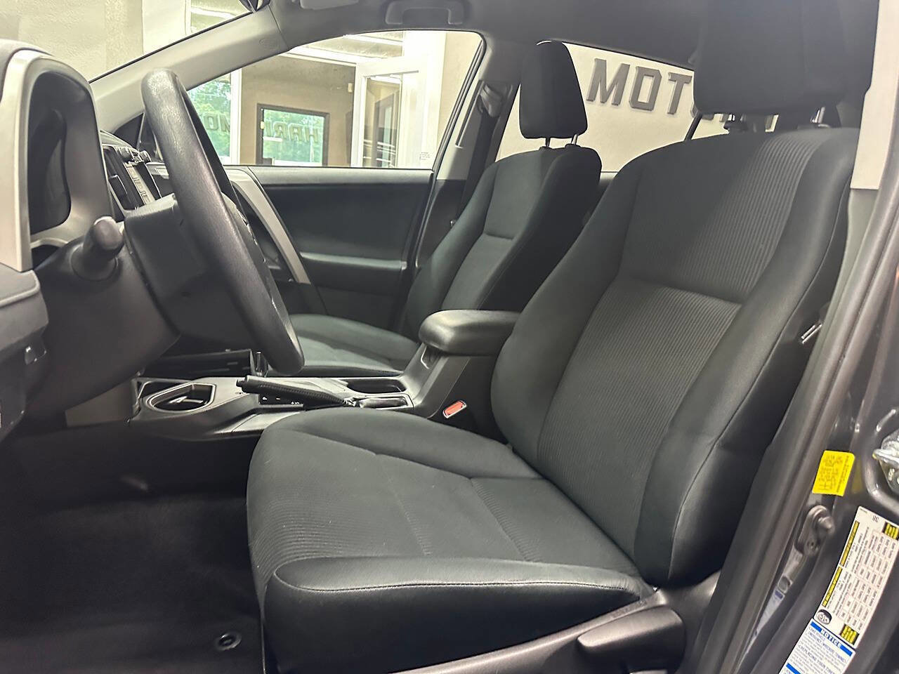 Used 2016 Toyota RAV4 LE AWD/4WD image 16