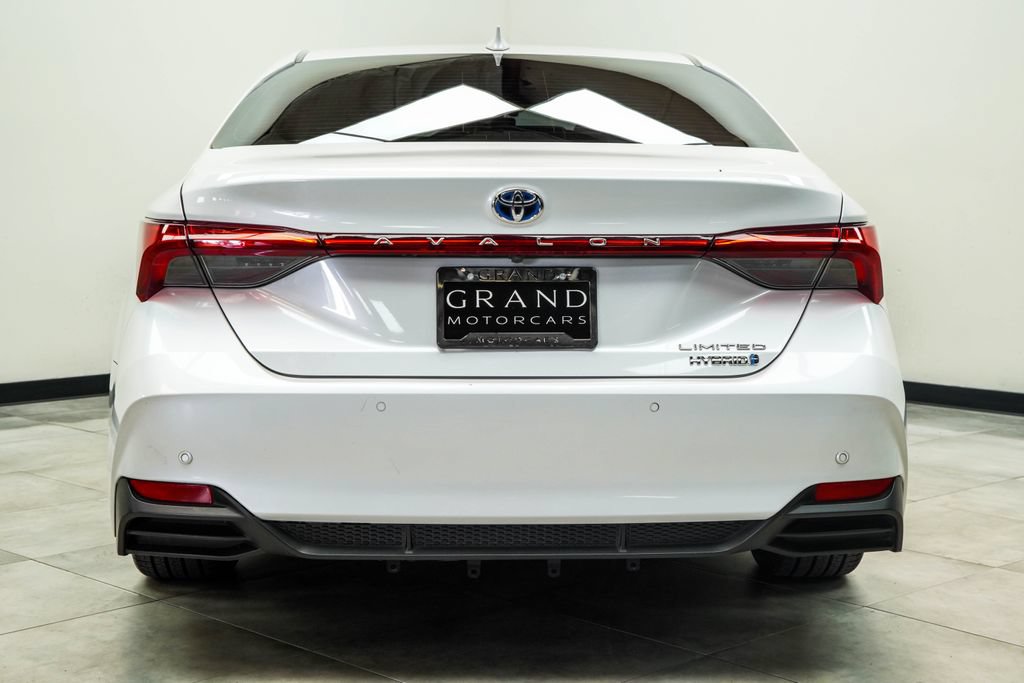 Used 2019 Toyota Avalon Limited w/ Advanced Safety Package FWD image 9