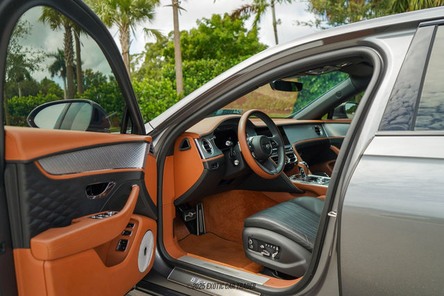 Used 2022 Bentley Flying Spur Plug-In Hybrid image 20