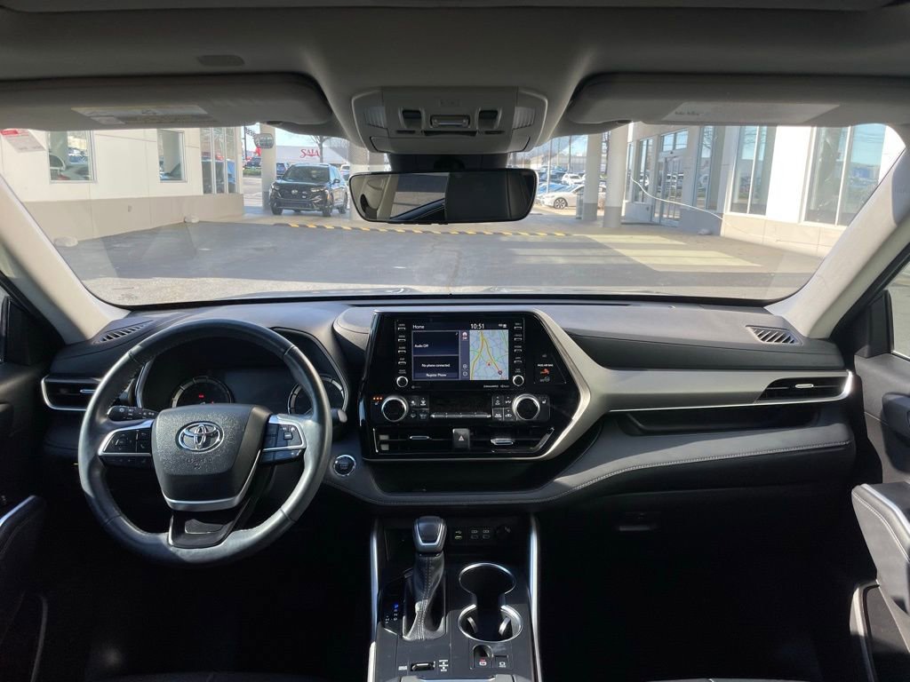 Used 2022 Toyota Highlander XLE image 10